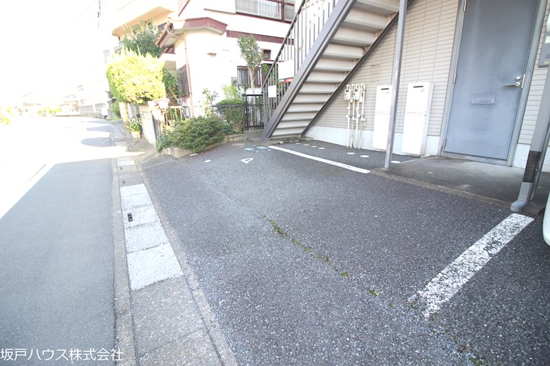 ヴィクトワール 駐車場