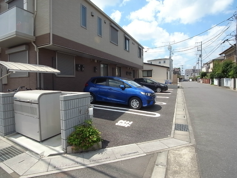 ライフコート若葉 駐車場