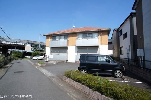 ラフィネB 駐車場