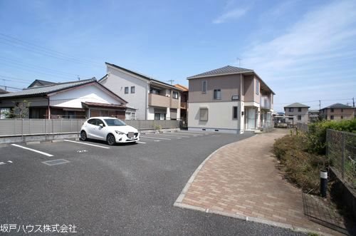 アトリオC 駐車場