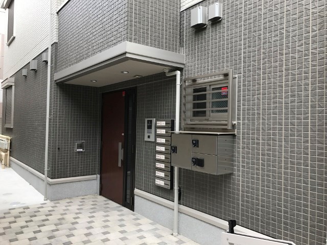 レイノー エントランス