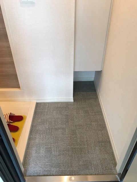 レイノー 玄関