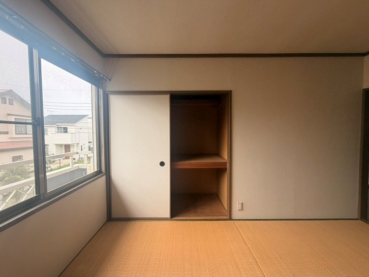 グランデュール湘南A 収納