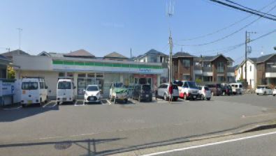 グランデュール湘南A コンビニ