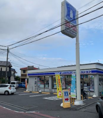ハイツカワバタ コンビニ