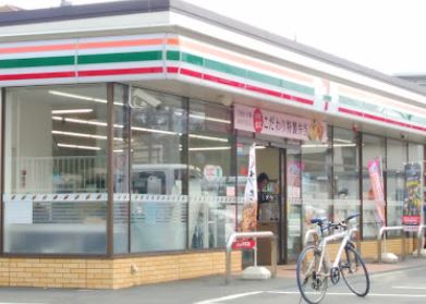 ハイツカワバタ コンビニ