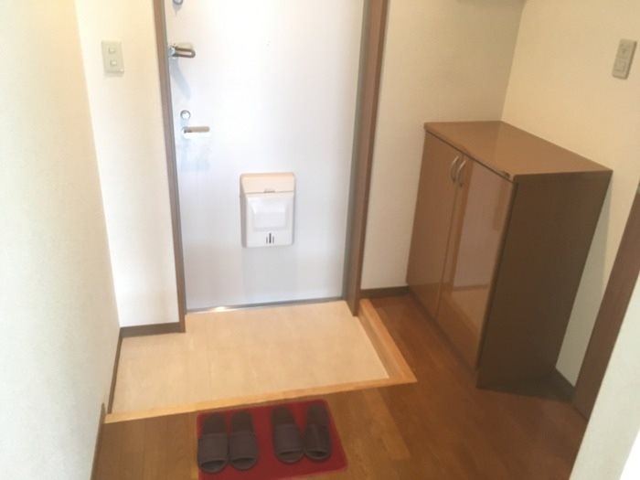 6ー10番館 玄関