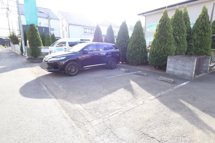 6ー10番館 駐車場