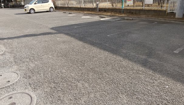 グランドールミツトヨ 駐車場