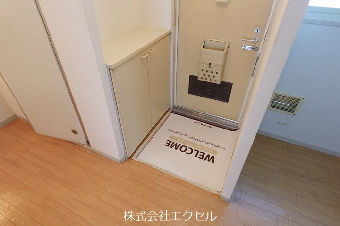 ルミエールミツトヨB 玄関