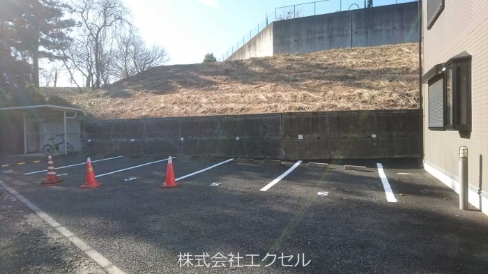 グランシャリオエノ 駐車場