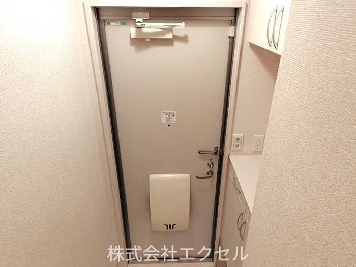 グランシャリオ万願寺 玄関