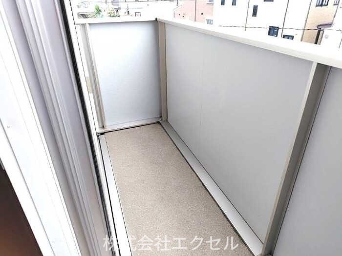 グランシャリオ万願寺 ベランダ