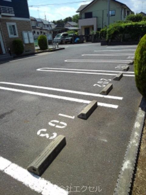 サンエトワール２ 駐車場