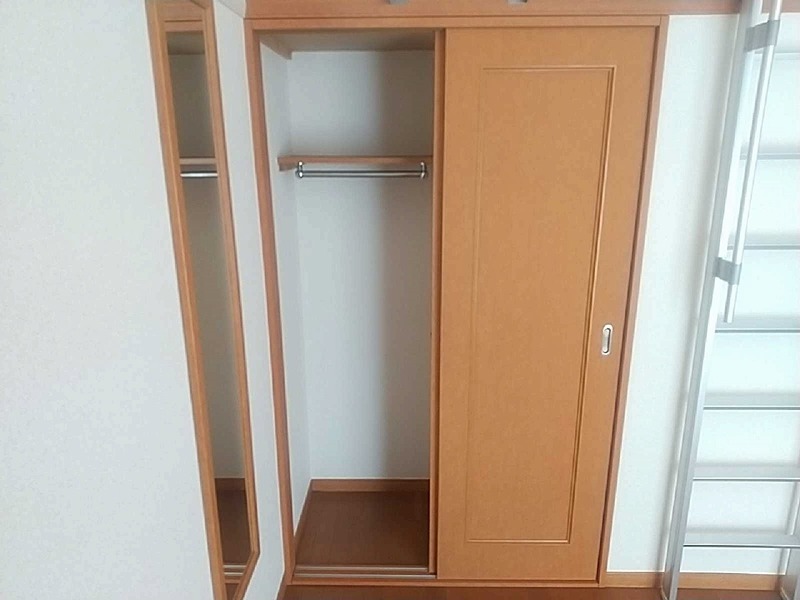 レオパレスHSIRIVER 収納