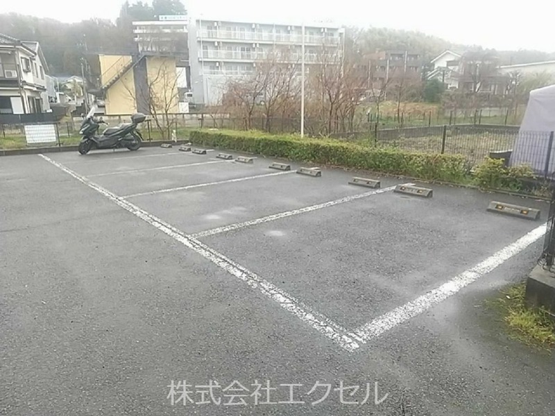 レオパレスメイフラワー 駐車場