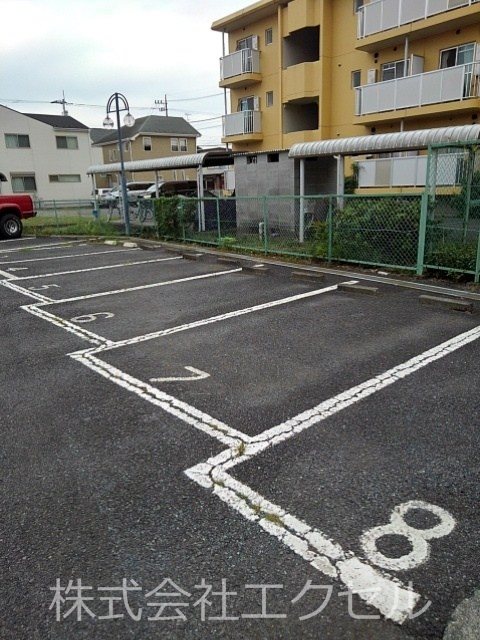アーバンキャッスル 駐車場