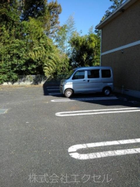エスポワールＫ 駐車場