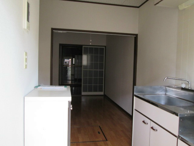 ファミーユ伊勢原 玄関