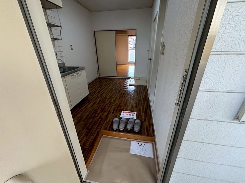 おのハイツ 玄関