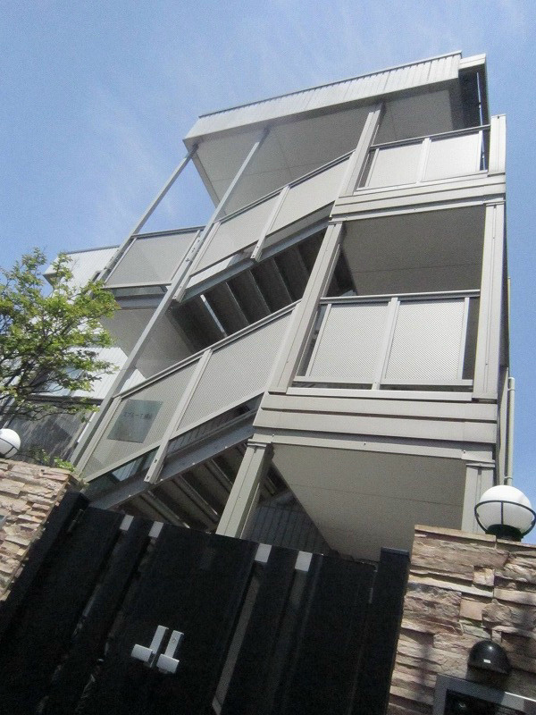 スプルース湘南  205号室 外観