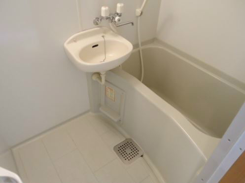 キャンパスコート 風呂画像