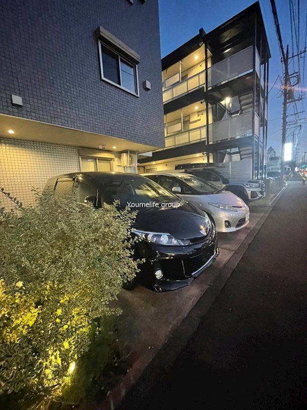 イーセブン湘南 駐車場