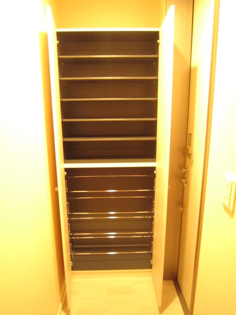 パレ・コレイユ 玄関