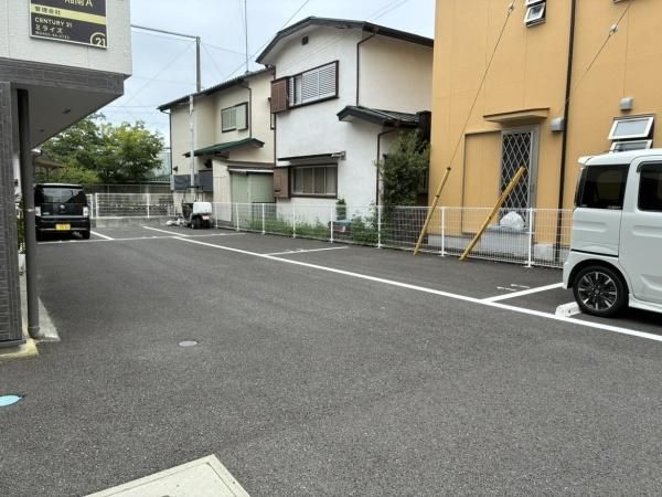 マミー湘南A 駐車場
