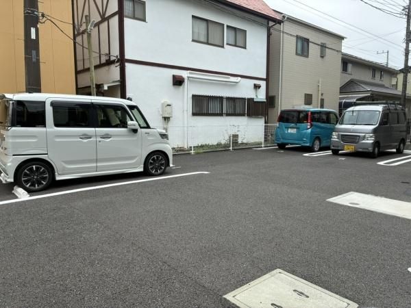 マミー湘南A 駐車場