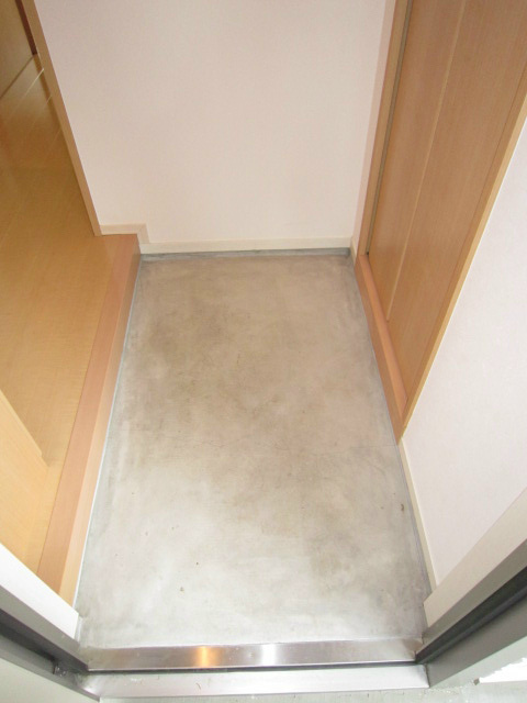 スリーエイト扇 玄関