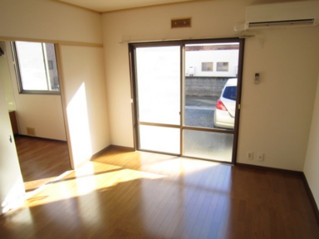 アーバン中山 リビング