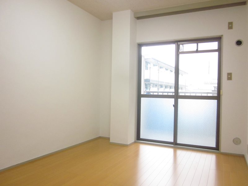 ウィスタリア青木 玄関