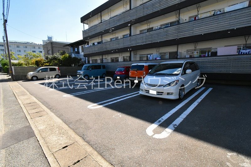 サラグレース川内 駐車場