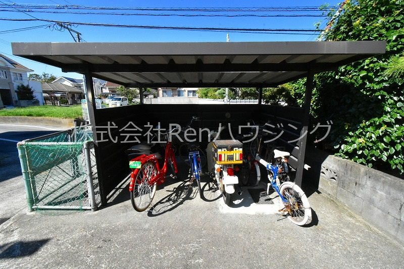 サラグレース川内 駐車場