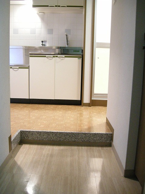 グランコスモ鴨川 玄関