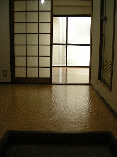 鴨東ハイツ 玄関