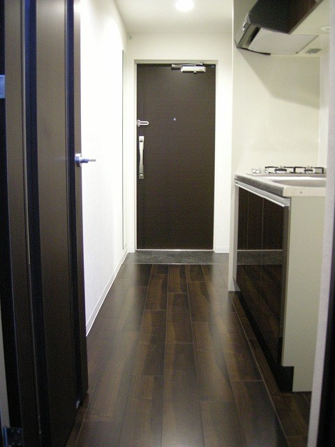 グランコスモ出町 玄関