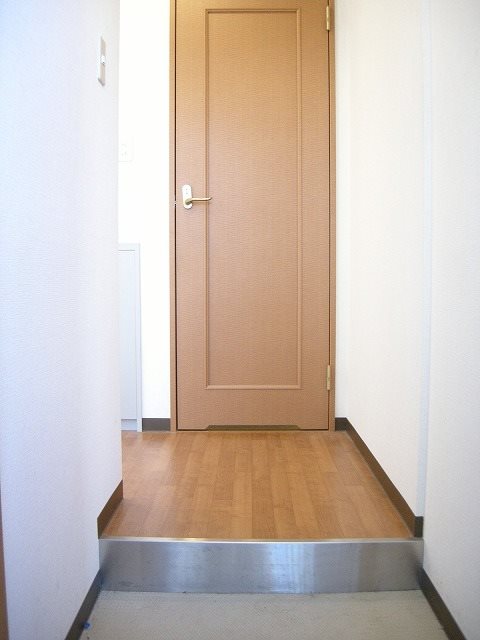グランコスモ御所東 玄関
