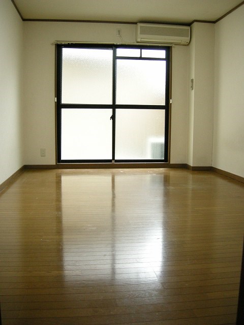 コスモハイツ河原町 ベッドルーム