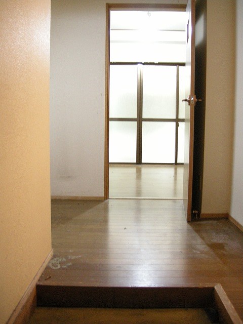 鴨東ハイツ 玄関