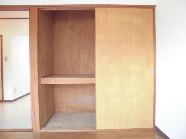 ハイツ鞍掛 収納