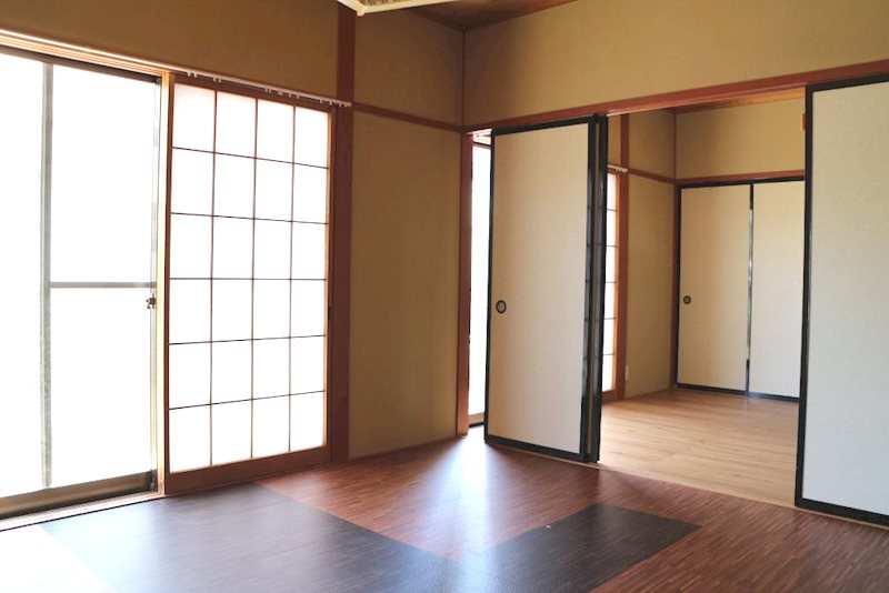 長野県上田市諏訪形 リビング