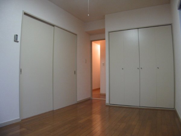 ラフォーレ桜丘 ベッドルーム