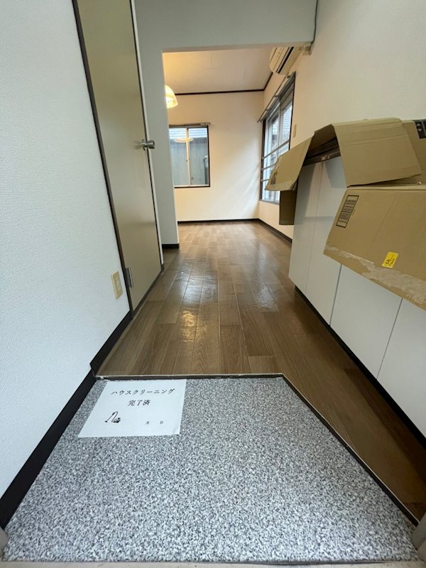 メゾン山口 玄関