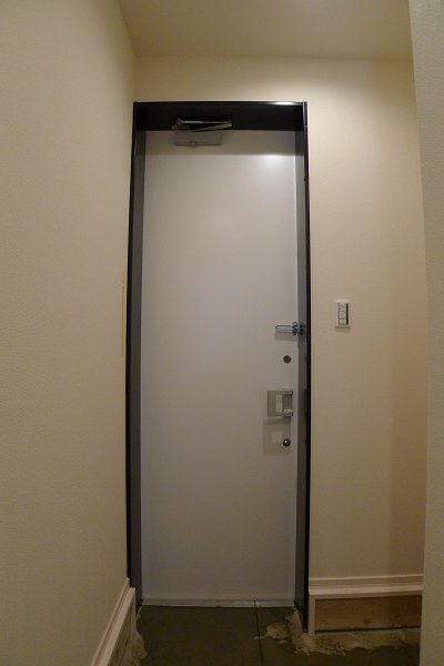 サンスカイ東松原 玄関