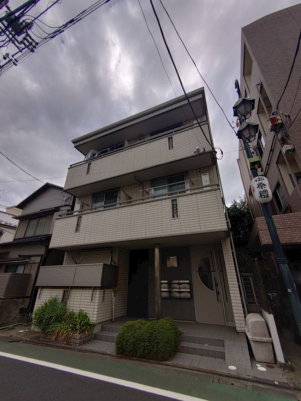 アビラ代沢 302号室 外観