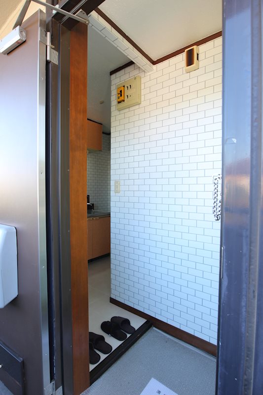 セルクルガトン西国立 玄関