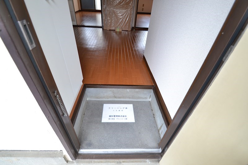 グランデュール松原 玄関