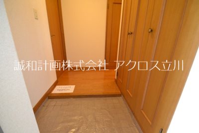 ヴィラ・ウィステリア 玄関